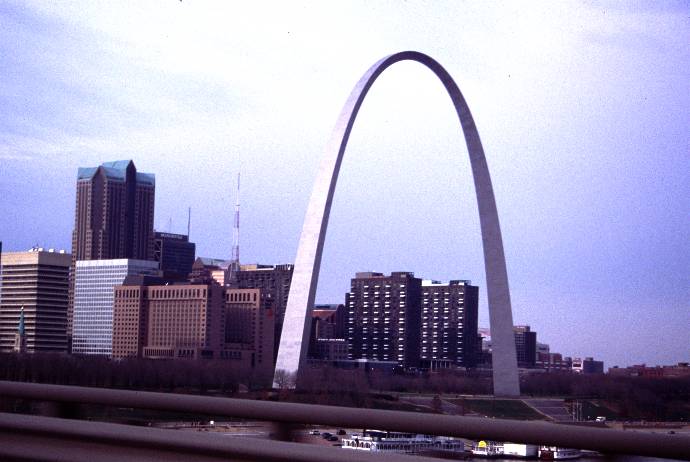 St Louis Arc.JPG (39754 bytes)