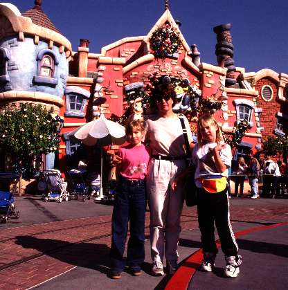 ToonTown.JPG (37303 bytes)